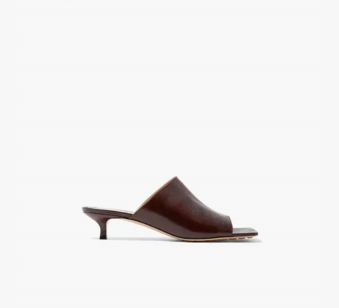 Stretch 40 Leather Kitten Mules